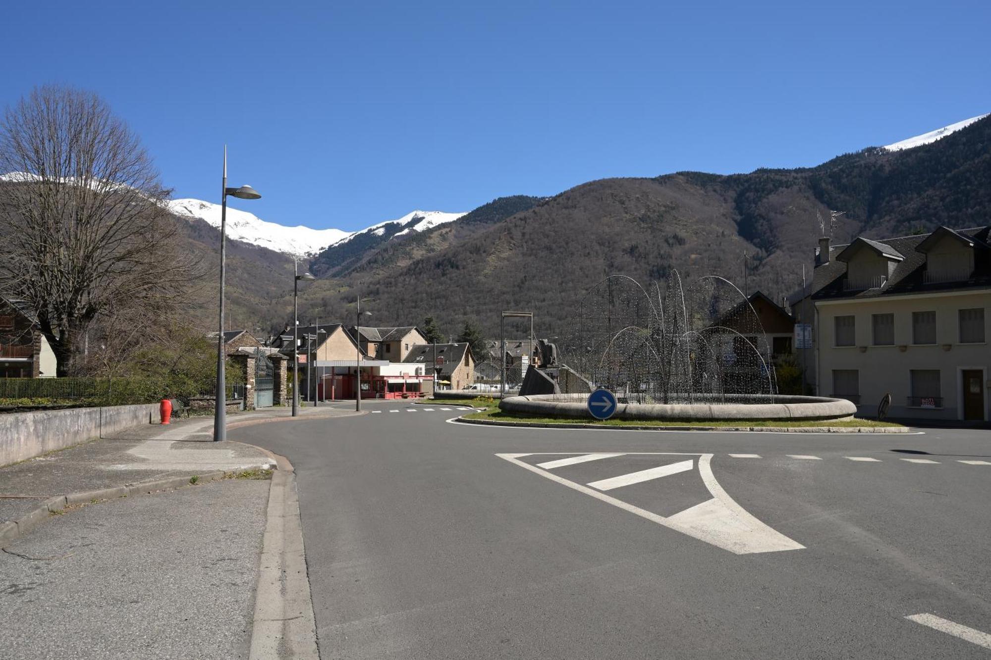 Les Rosiers Villa Bagneres-de-Luchon Exterior photo